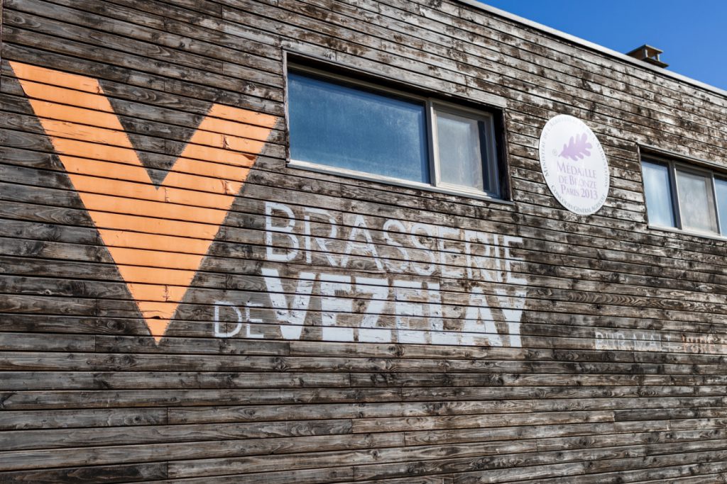 Façade brasserie de Vézelay.